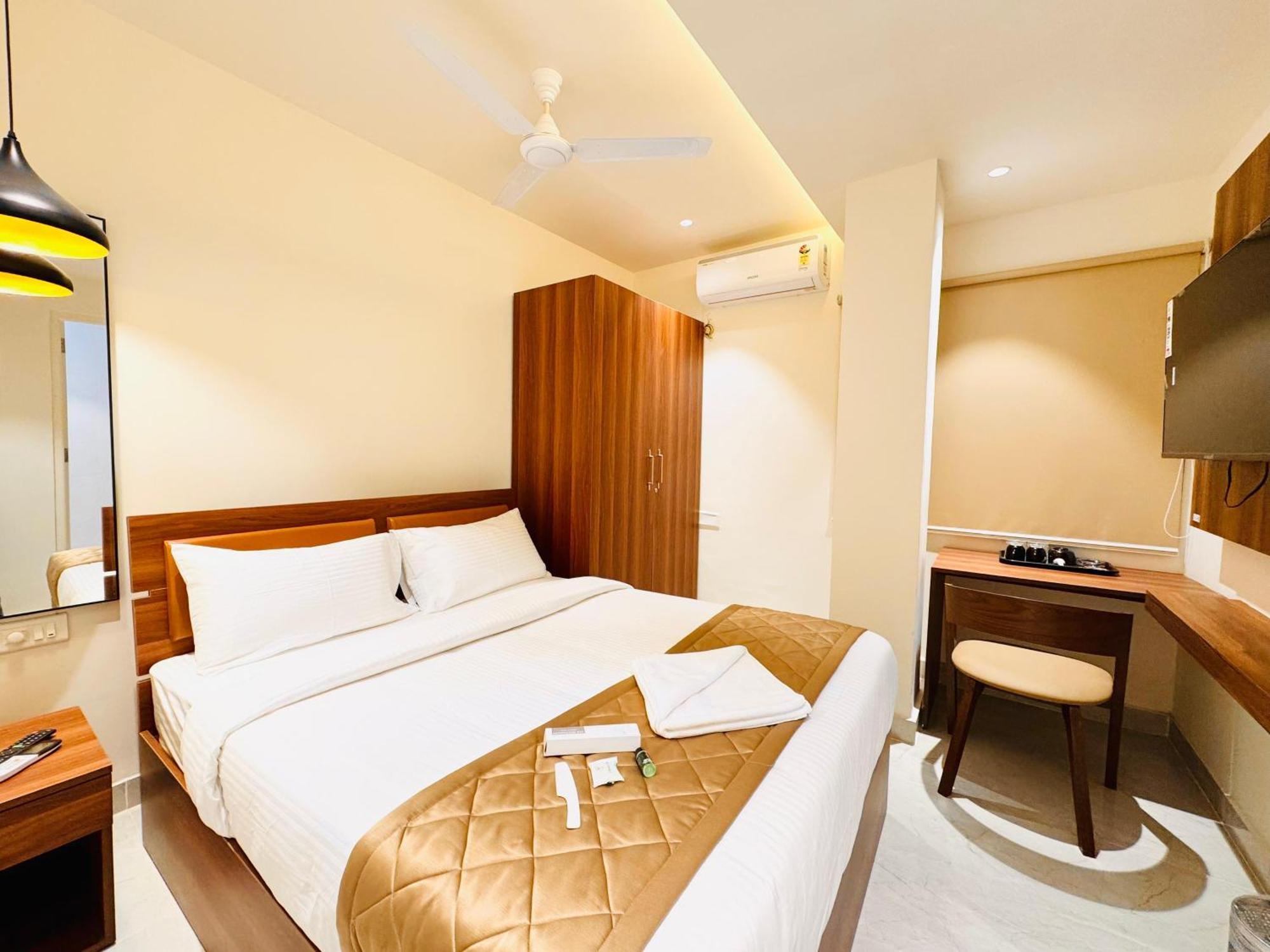 Hotel Star Avenue - Indiranagar Bangalore Exterior photo