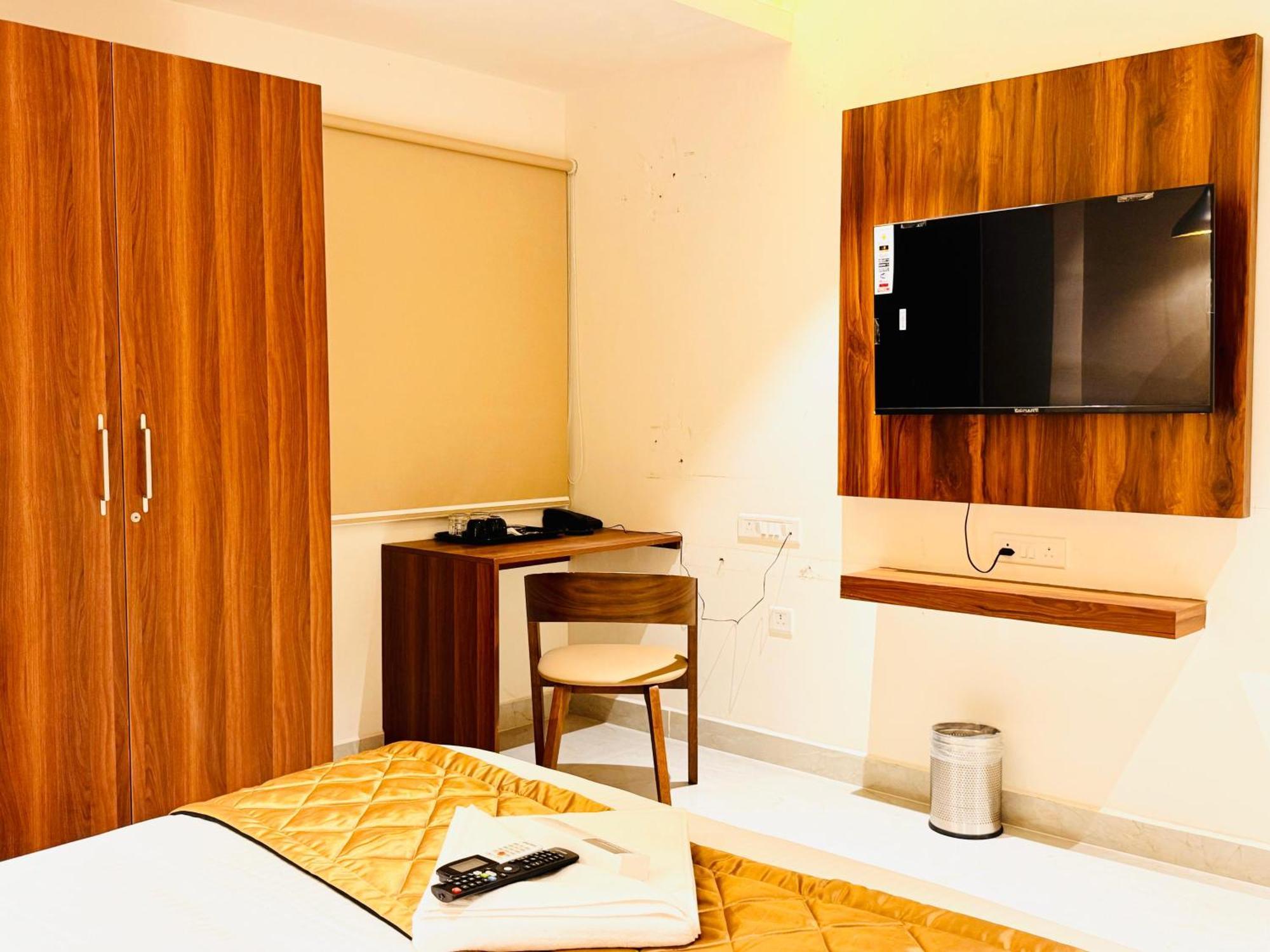 Hotel Star Avenue - Indiranagar Bangalore Exterior photo